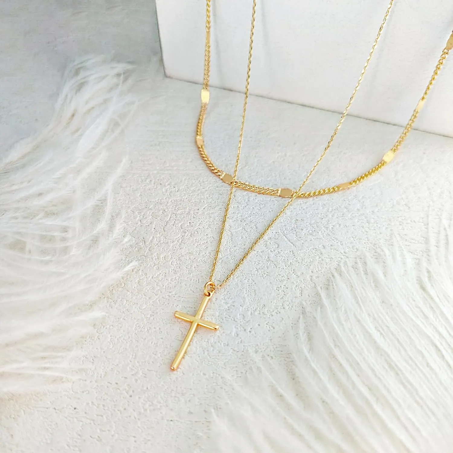 Cross Necklace for Women Gold/Silver Plated Layered Dainty Cross Chain Trendy Choker Satellite Charm Small Crucifix Pendant Gold/Silver Necklace Stackable Hypoallergenic Delicate Gift for Women