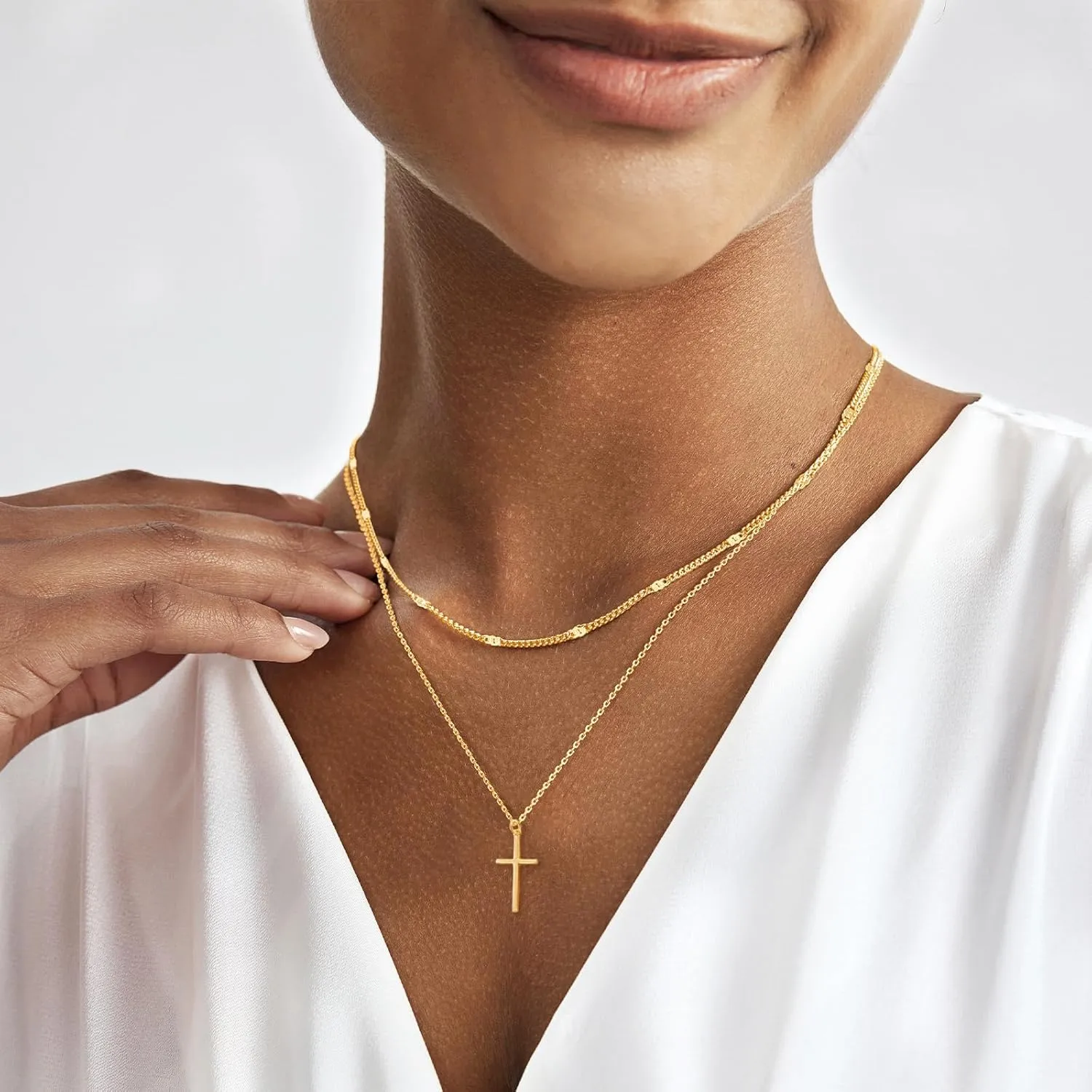 Cross Necklace for Women Gold/Silver Plated Layered Dainty Cross Chain Trendy Choker Satellite Charm Small Crucifix Pendant Gold/Silver Necklace Stackable Hypoallergenic Delicate Gift for Women