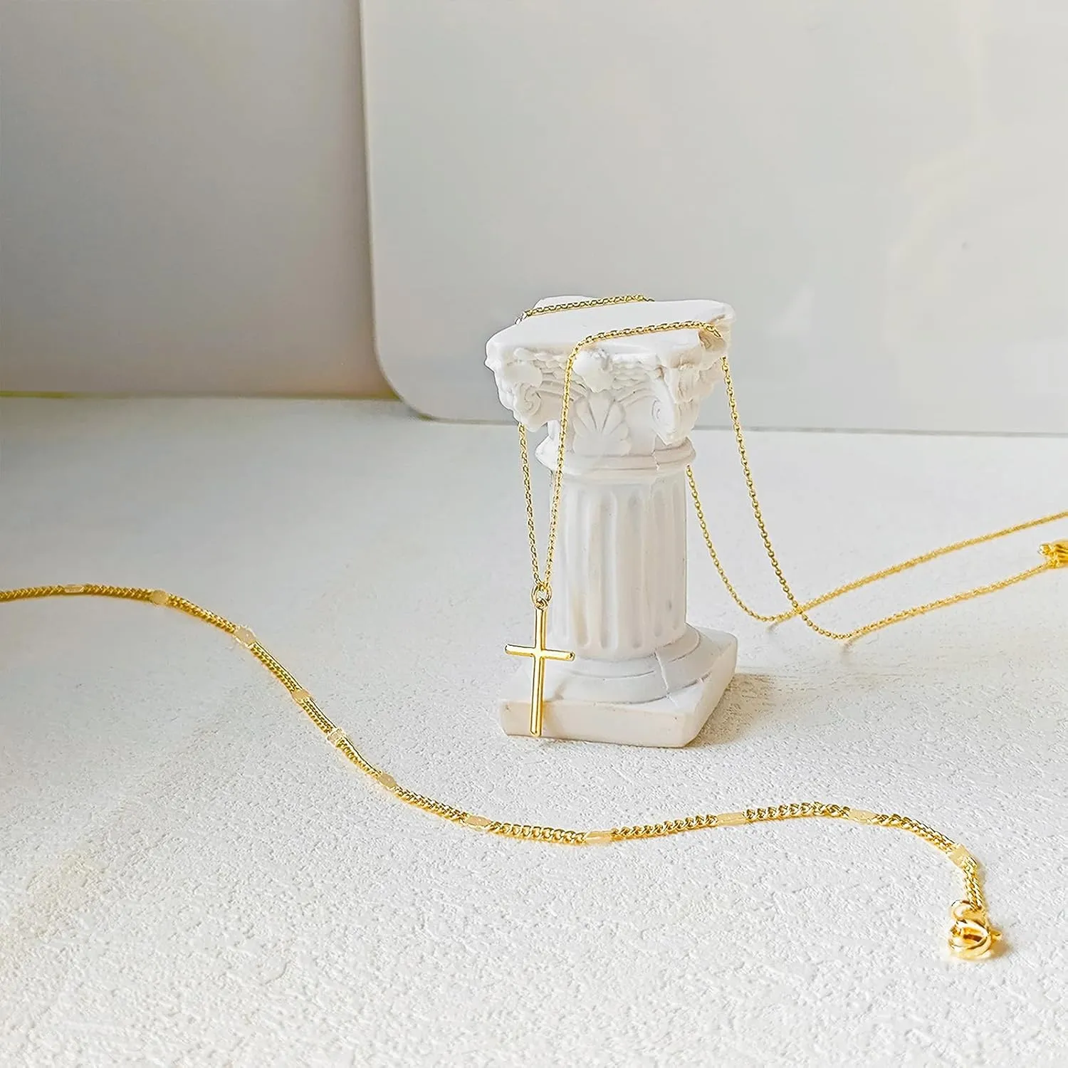 Cross Necklace for Women Gold/Silver Plated Layered Dainty Cross Chain Trendy Choker Satellite Charm Small Crucifix Pendant Gold/Silver Necklace Stackable Hypoallergenic Delicate Gift for Women