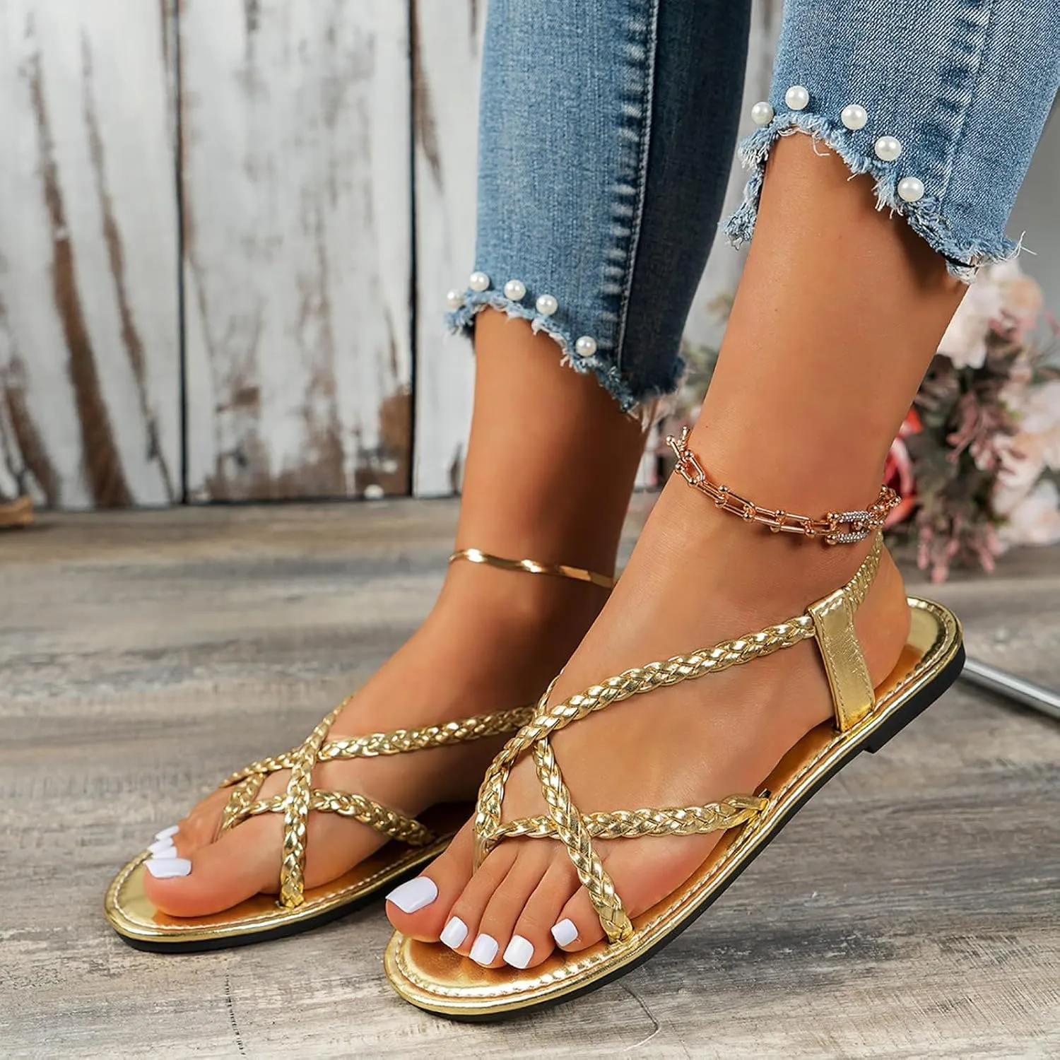 Flat Sandals for Women Indoor Home Clip Toe Walking Slippers Comfortable Fashion Non-Slip Casual Shoes Outdoor Beach Vacation Soft Sole Slip-On Shoe Summer Breathable Open Toe Footwear