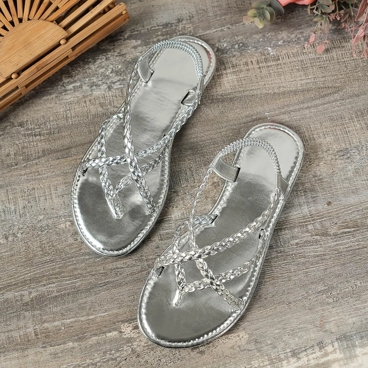 Flat Sandals for Women Indoor Home Clip Toe Walking Slippers Comfortable Fashion Non-Slip Casual Shoes Outdoor Beach Vacation Soft Sole Slip-On Shoe Summer Breathable Open Toe Footwear