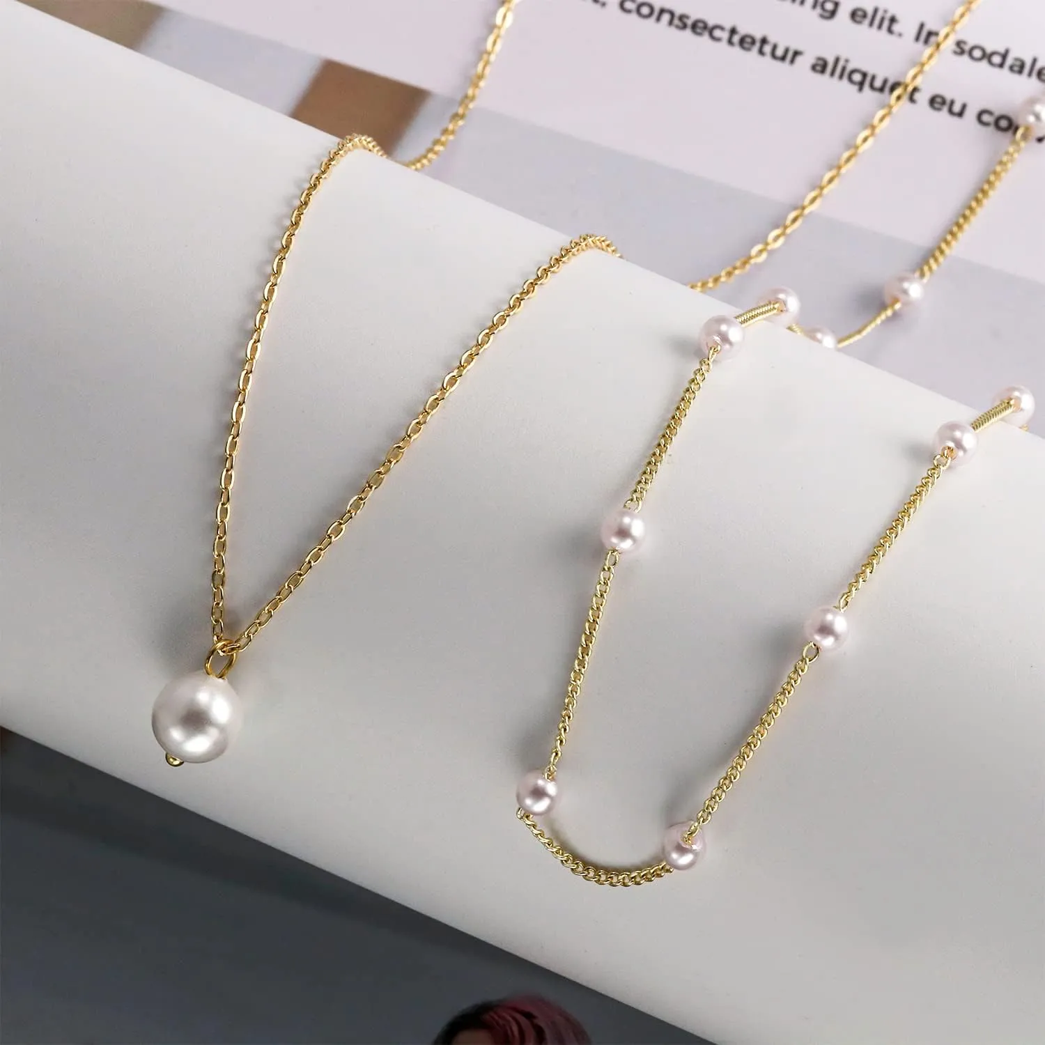 Gold Pearl Necklace for Women, 14K Gold Plated Layered Pearl Necklaces for Women Trendy Simple Herringbone Chain Pearl Necklace for Women Gold Jewelry Gifts