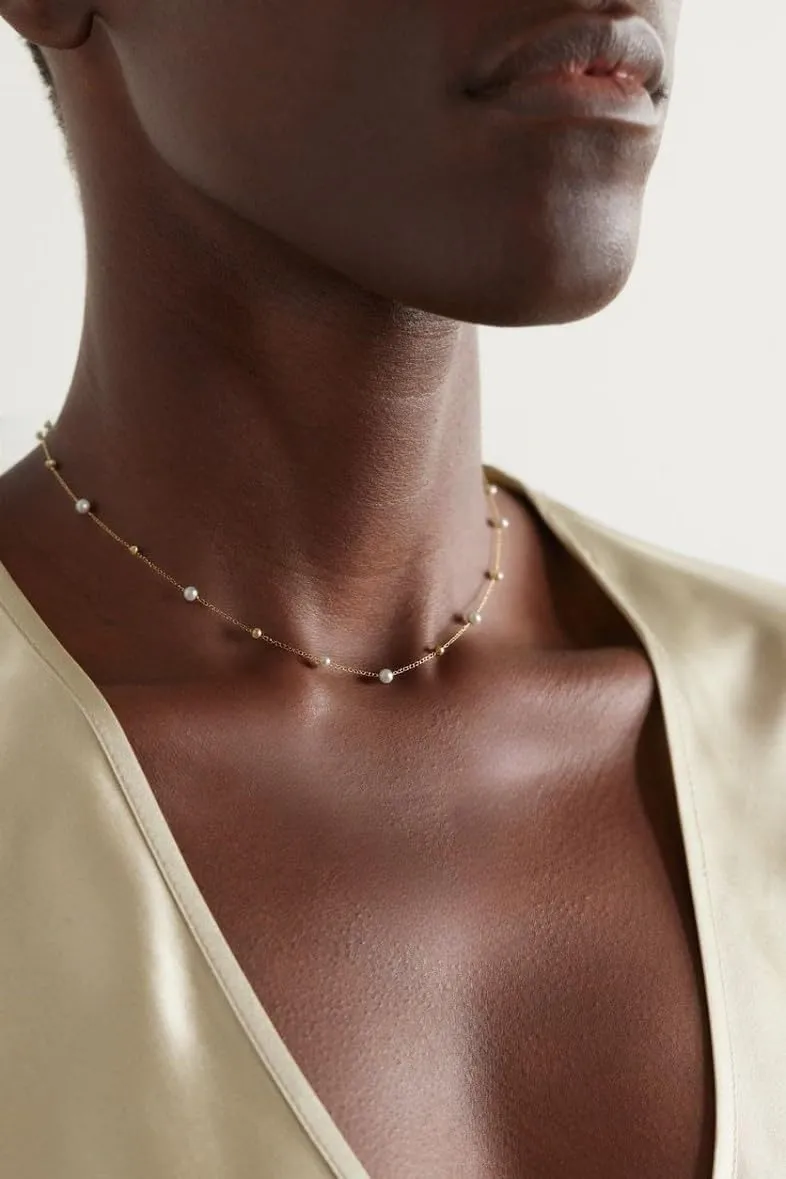 Gold Pearl Necklaces for Women: Dainty Pearl Pendant Necklace Simple 18K Gold Plated Pearl Choker Necklaces Trendy Pearl Jewelry for Women