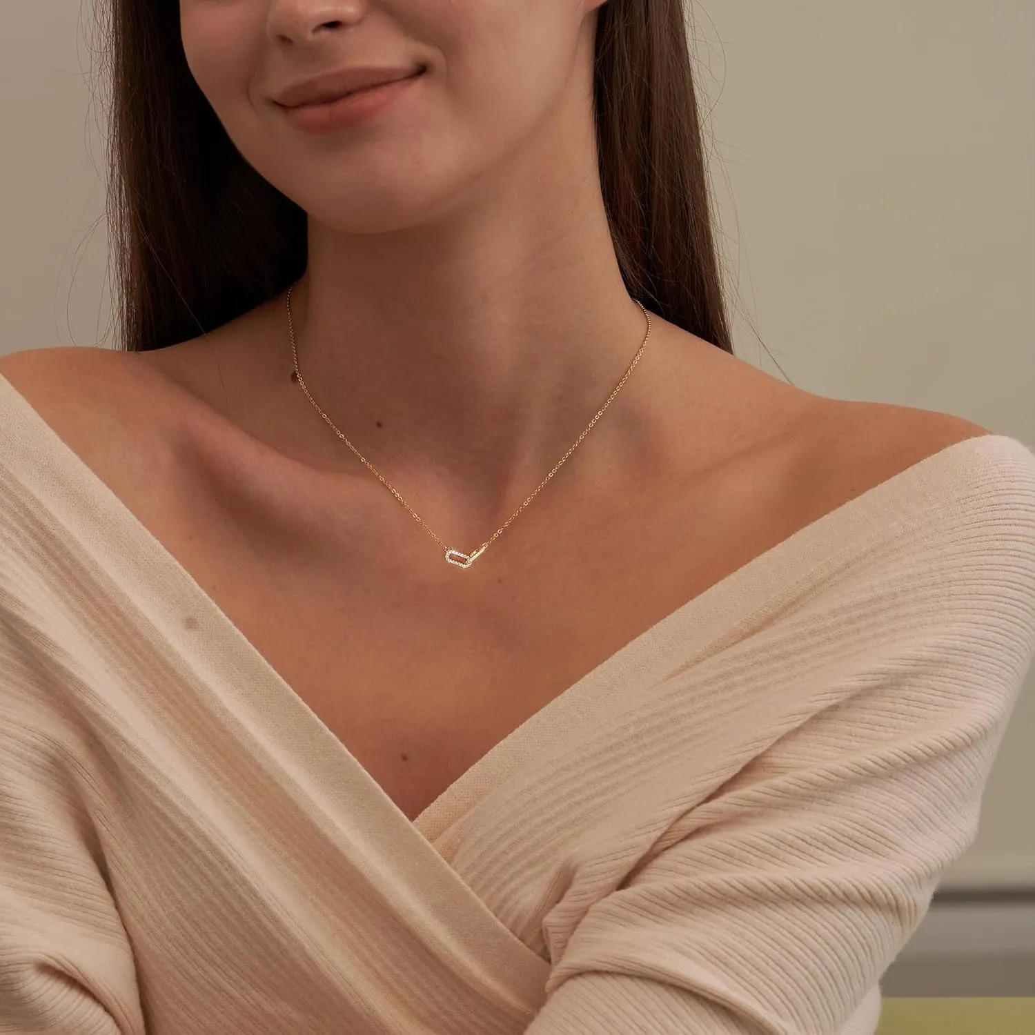 Gold Pendant Necklace for Women, Dainty Diamond Necklaces for Women Simple 14K Gold Plated Paperclip Choker Necklaces Cute Minimalist Open Oval Necklaces Gold Jewelry for Women Gifts
