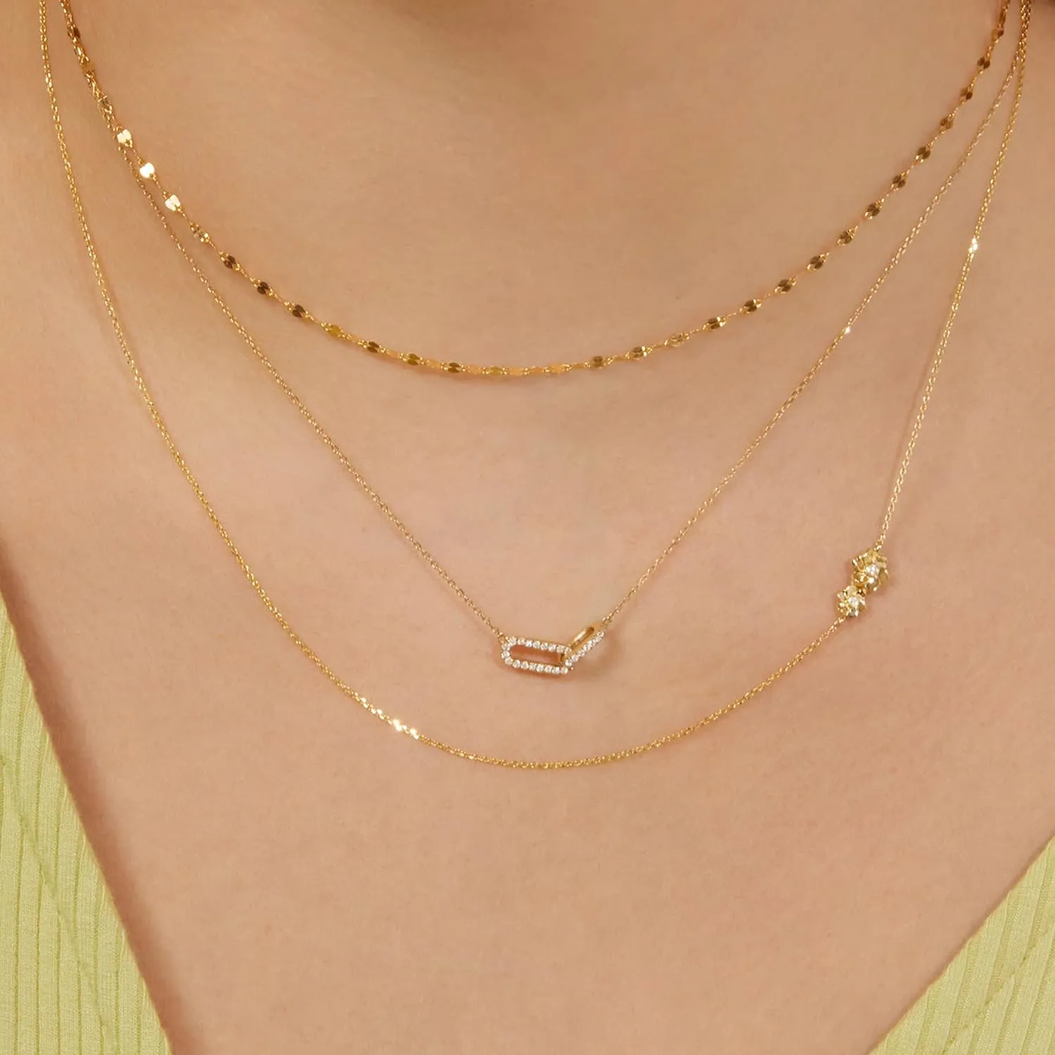 Gold Pendant Necklace for Women, Dainty Diamond Necklaces for Women Simple 14K Gold Plated Paperclip Choker Necklaces Cute Minimalist Open Oval Necklaces Gold Jewelry for Women Gifts