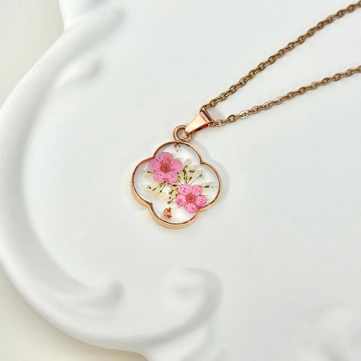 Jayden Four Leaf Clover Necklace for Women - Daffodil and Queen Anne's Lace Pressed Flower Necklace,Handmade Boho Jewelry,Lucky Clover Pendant - Rose Gold | 18"
