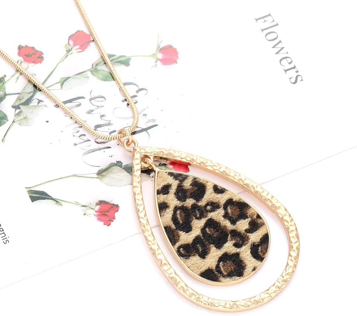 Long Necklaces for Women Leather Leopard Necklace Animal Print Cheetah Pendant Necklaces Gold Chain Necklace