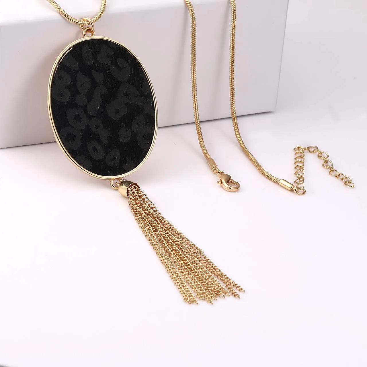 Long Necklaces for Women Statement Leopard Snakeskin Fur Pattern Necklace Oval Leather Pendant Necklaces Jewelry