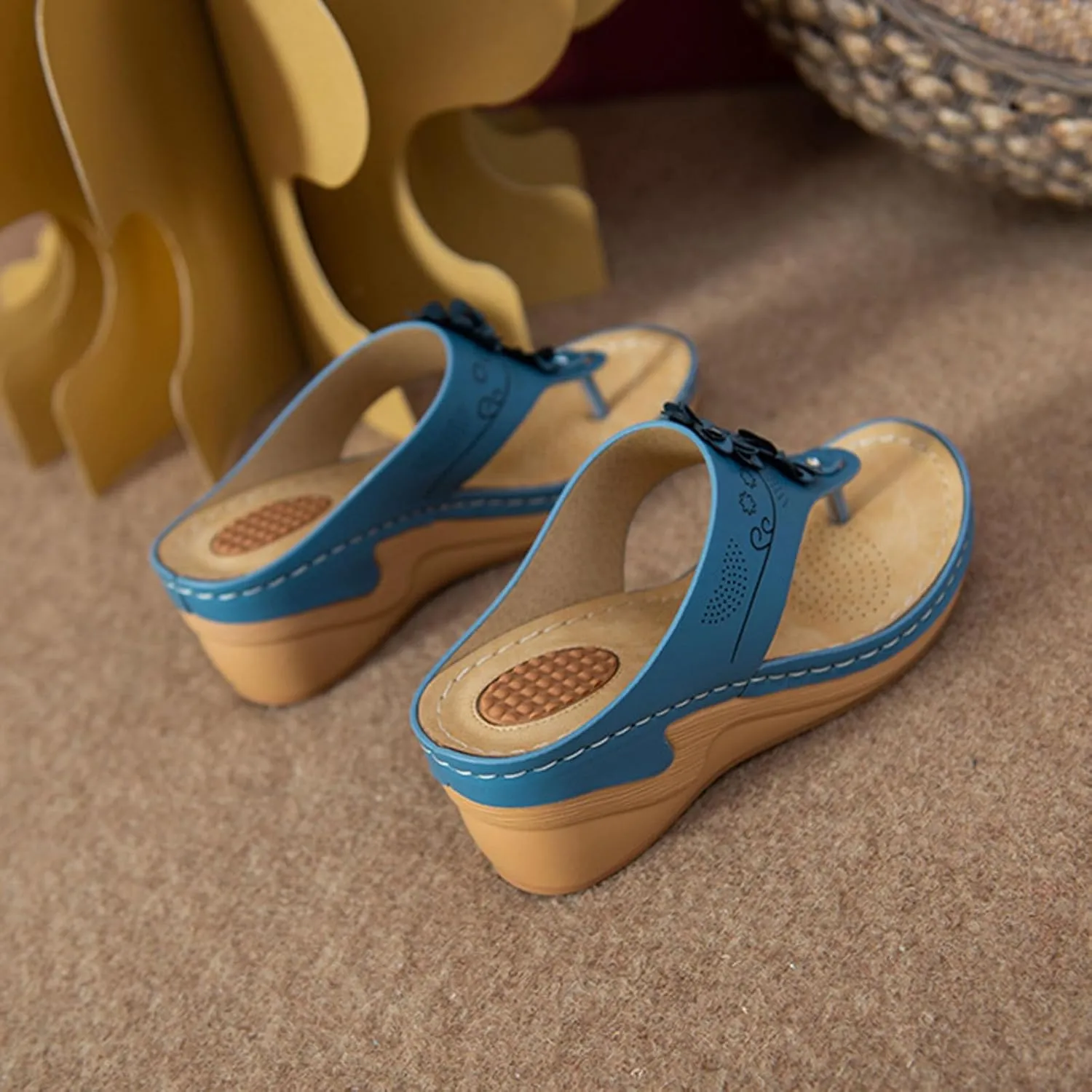 Women Boho Wedge Flip Flops Arch Support Summer Thong Sandals Flower Decor Clip Toe Slipper Beach Vacation Sandal Shoes