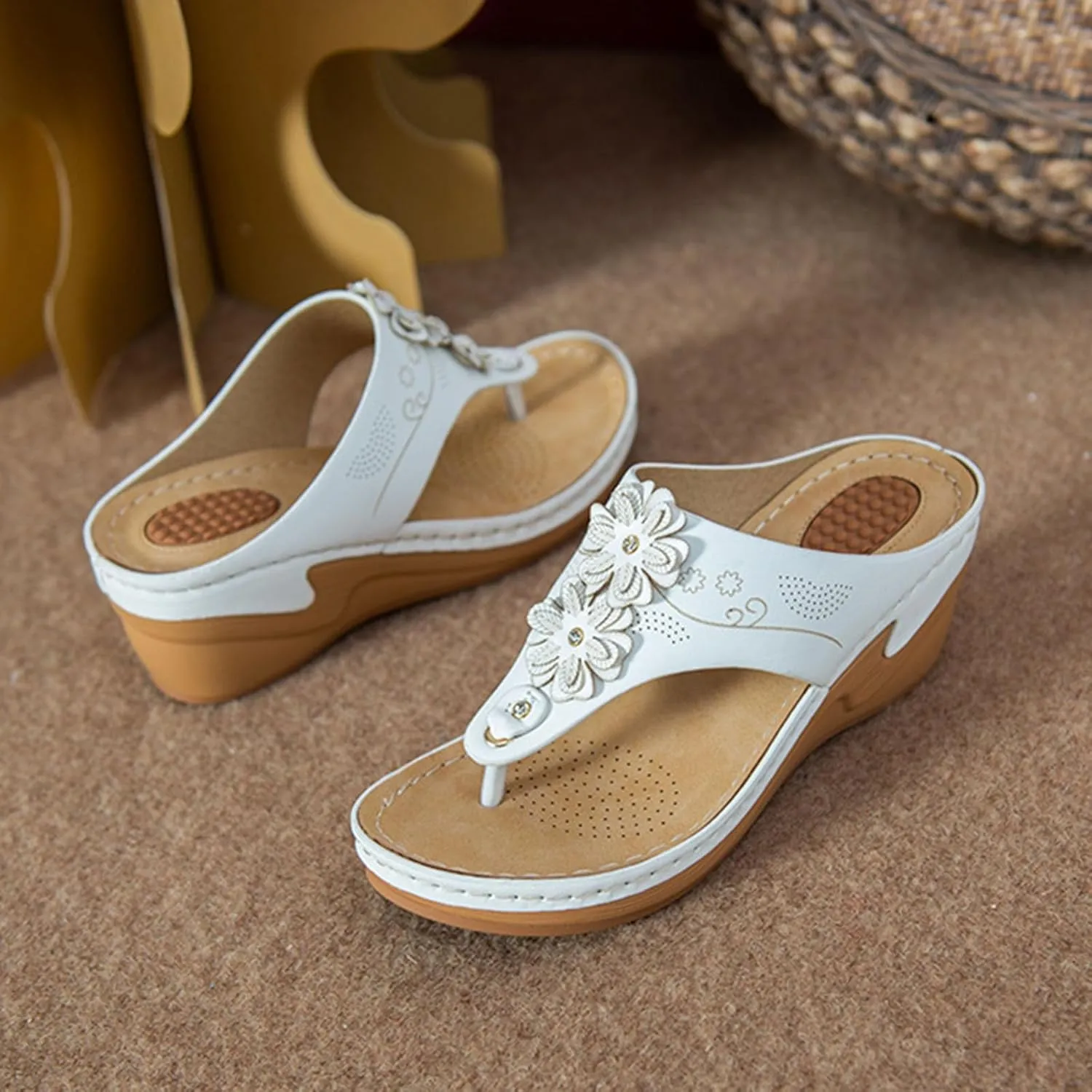 Women Boho Wedge Flip Flops Arch Support Summer Thong Sandals Flower Decor Clip Toe Slipper Beach Vacation Sandal Shoes