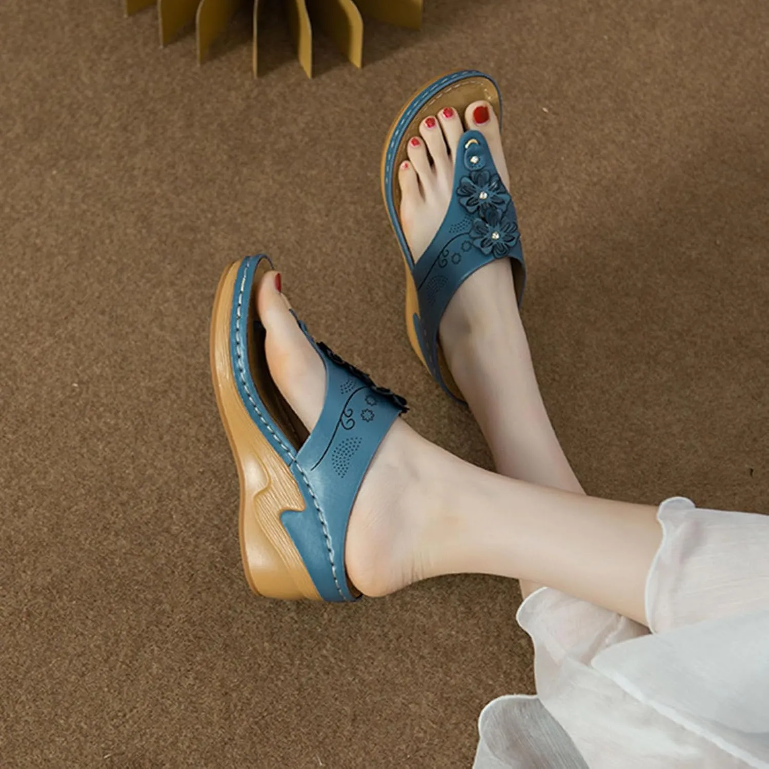 Women Boho Wedge Flip Flops Arch Support Summer Thong Sandals Flower Decor Clip Toe Slipper Beach Vacation Sandal Shoes