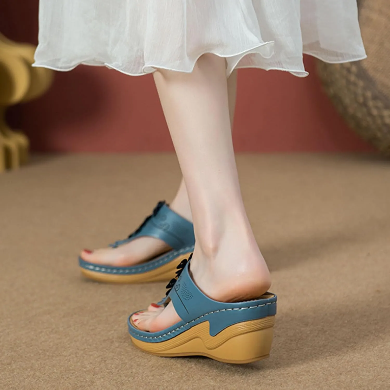 Women Boho Wedge Flip Flops Arch Support Summer Thong Sandals Flower Decor Clip Toe Slipper Beach Vacation Sandal Shoes