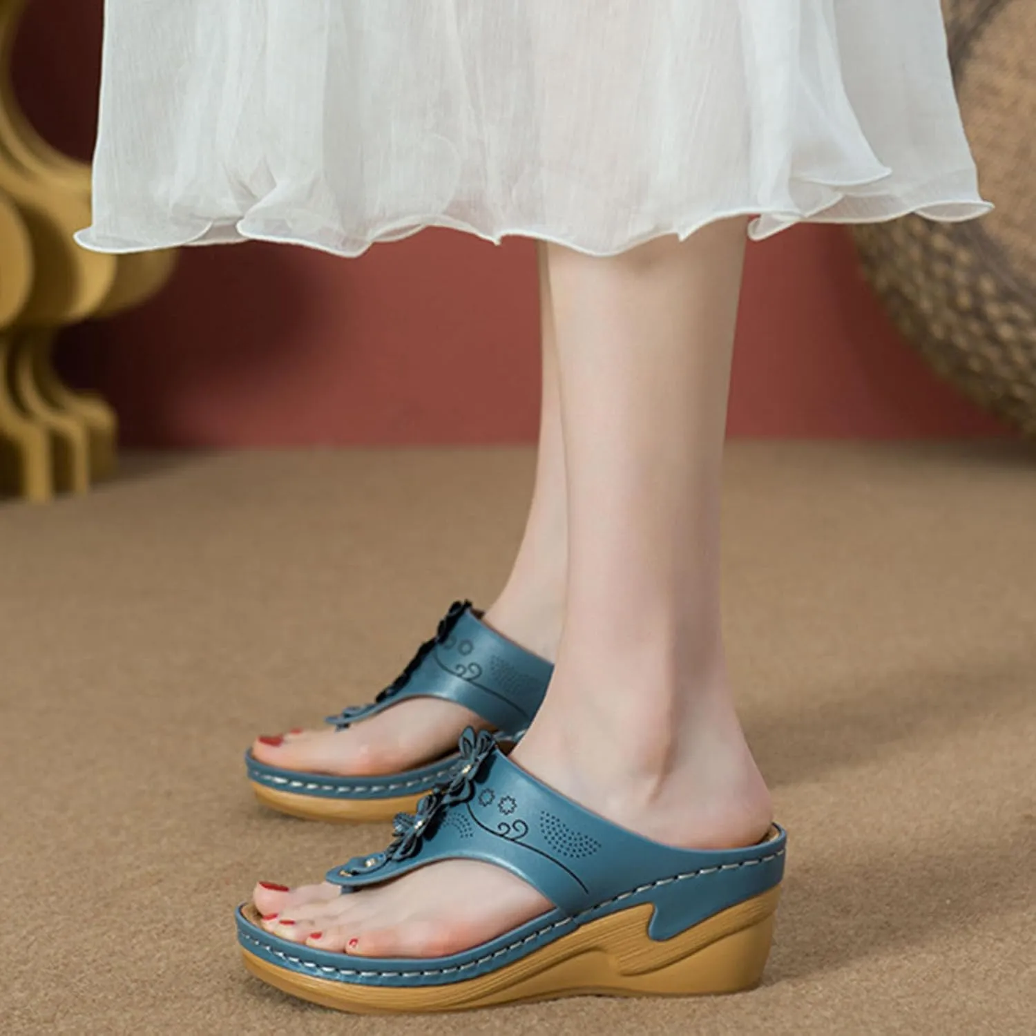 Women Boho Wedge Flip Flops Arch Support Summer Thong Sandals Flower Decor Clip Toe Slipper Beach Vacation Sandal Shoes