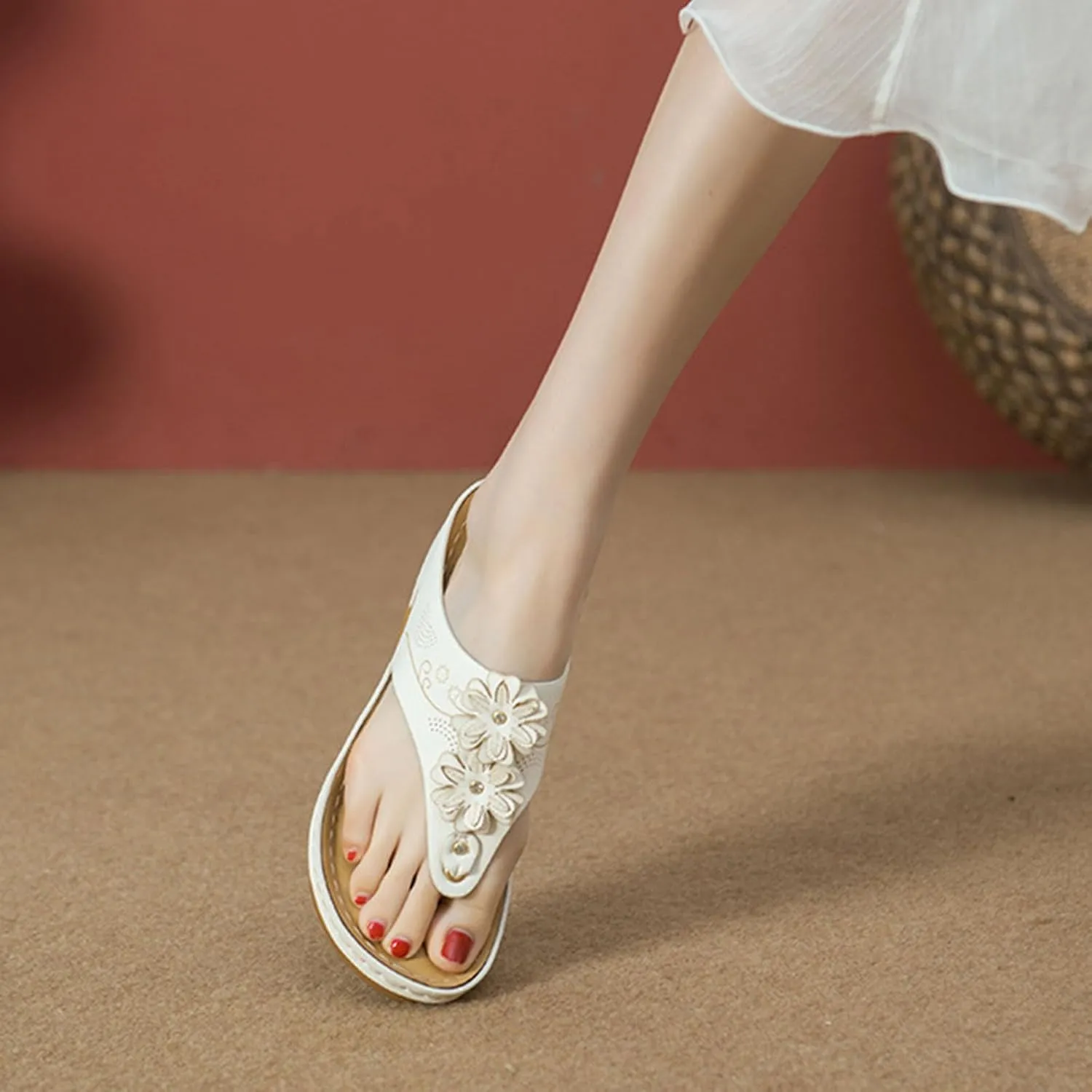 Women Boho Wedge Flip Flops Arch Support Summer Thong Sandals Flower Decor Clip Toe Slipper Beach Vacation Sandal Shoes