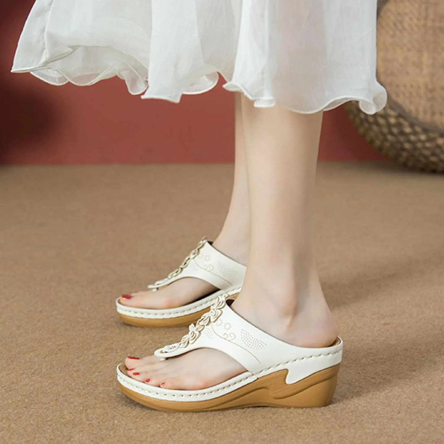 Women Boho Wedge Flip Flops Arch Support Summer Thong Sandals Flower Decor Clip Toe Slipper Beach Vacation Sandal Shoes