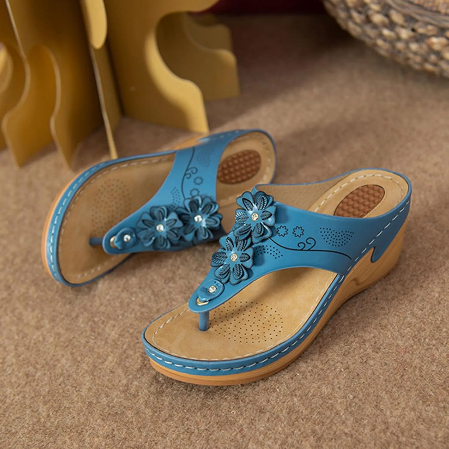 Women Boho Wedge Flip Flops Arch Support Summer Thong Sandals Flower Decor Clip Toe Slipper Beach Vacation Sandal Shoes